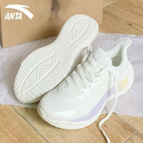 果糖冠军女鞋让你尽享时尚与舒适！迈向运动